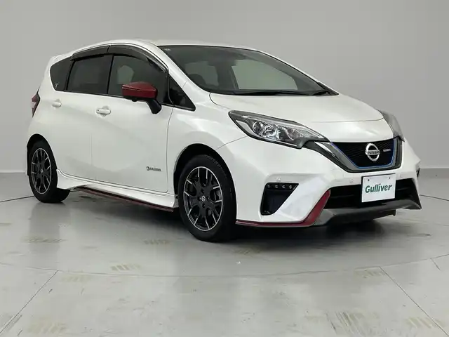 日産 ノート e－パワー ニスモ 茨城県 2018(平30)年 8.8万km ブリリアントホワイトパール 純正ナビ　/フルセグTV　/DVD再生　/Bluetooth　/アラウンドビューモニター　/スマートルームミラー　/ETC　/LEDヘッドランプ　/純正16インチAW　/スマートキー　/ドライブレコーダー