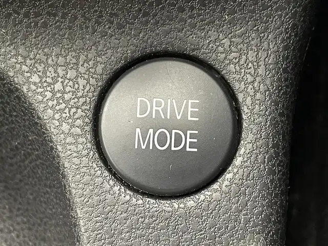 日産 ノート e－パワー ニスモ 茨城県 2018(平30)年 8.8万km ブリリアントホワイトパール 純正ナビ　/フルセグTV　/DVD再生　/Bluetooth　/アラウンドビューモニター　/スマートルームミラー　/ETC　/LEDヘッドランプ　/純正16インチAW　/スマートキー　/ドライブレコーダー