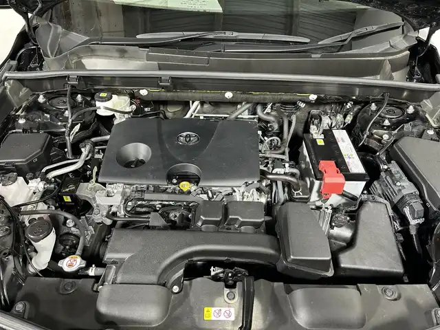 トヨタ ハリアー G 佐賀県 2023(令5)年 1.9万km ブラック 純正8インチディスプレイオーディオ/フルセグTV/Bluetooth/Miracast/バックカメラ/衝突被害軽減システム/デジタルインナールームミラー/ブラインドスポットモニター/レーダークルーズコントロール/レーンアシスト/ロードサインアシスト/パーキングサポートブレーキ/オートライト/オートマチックハイビーム/電子パーキング/ブレーキホールド/LEDヘッドライト/LEDフォグライト/ビルトインETC2.0 /前後ドライブレコーダー/パワーバックドア/運転席パワーシート/ハーフレザーシート/ISOFIX対応/純正18インチアルミホイール/純正フロアマット/スマートキー/スペアキー×１