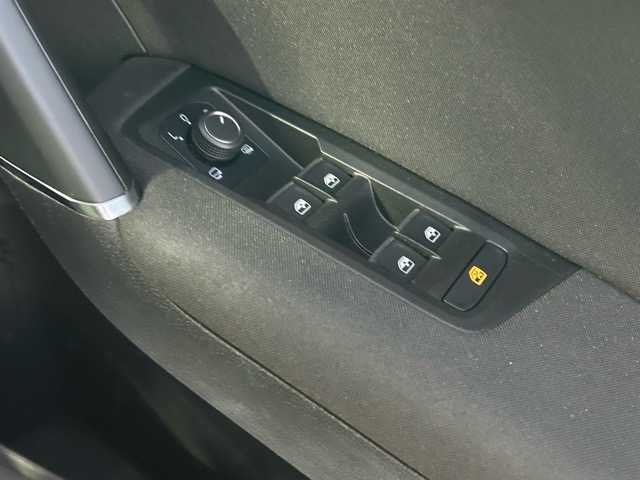 フォルクスワーゲン ゴルフ トゥーラン TSI コンフォートライン 千葉県 2018(平30)年 1.5万km 白 ワンオーナー/純正ナビ/AndroidAuto/AppleCarPlay/フルセグTV/CD・DVD/Bluetooth/フルセグTV/バックカメラ/ETC2.0/ドライブレコーダー/プリクラッシュブレーキシステム/アダプティブクルーズコントロール/オートホールド/ステアリングスイッチ/純正16インチアルミホイール/純正フロアマット/保証書・取扱説明書