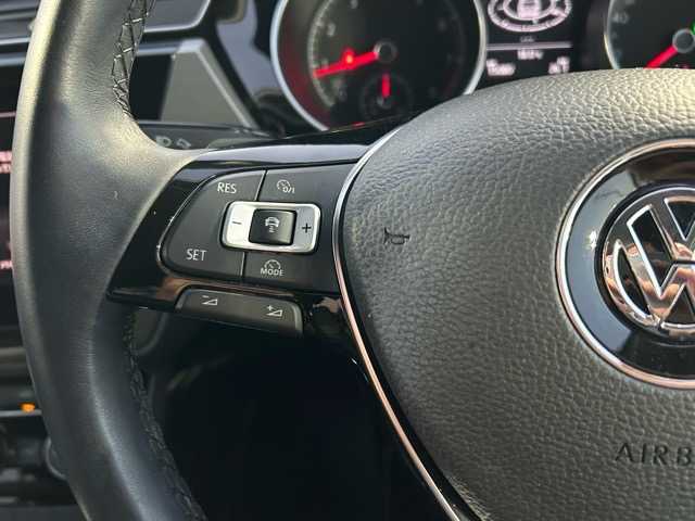 フォルクスワーゲン ゴルフ トゥーラン TSI コンフォートライン 千葉県 2018(平30)年 1.5万km 白 ワンオーナー/純正ナビ/AndroidAuto/AppleCarPlay/フルセグTV/CD・DVD/Bluetooth/フルセグTV/バックカメラ/ETC2.0/ドライブレコーダー/プリクラッシュブレーキシステム/アダプティブクルーズコントロール/オートホールド/ステアリングスイッチ/純正16インチアルミホイール/純正フロアマット/保証書・取扱説明書