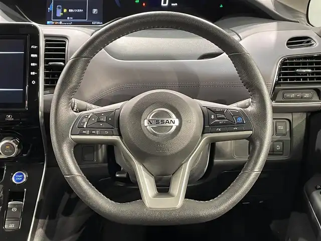 日産 セレナ e－パワー ハイウェイスター V 愛知県 2022(令4)年 6.3万km マルーンレッド 純正10インチナビ/プロパイロット/衝突軽減ブレーキ/両側電動スライドドア/アラウンドビューモニター/LEDヘッドライト/ETC/ドライブレコーダー/デジタルインナーミラー/ブラインドスポットモニター/フルセグTV/Bluetooth/コーナーセンサー/レーンキープアシスト/プッシュスタート/スマートキー/スペアキー/CD/DVD再生/ミュージックサーバー/フロアマット/純正アルミホイール/オートライト/禁煙車/後期モデル/ウィンカーミラー/電動格納ミラー/フォグランプ/Wエアコン/ハンズフリーパワースライドドア/電動パーキングブレーキ/オートブレーキホールド