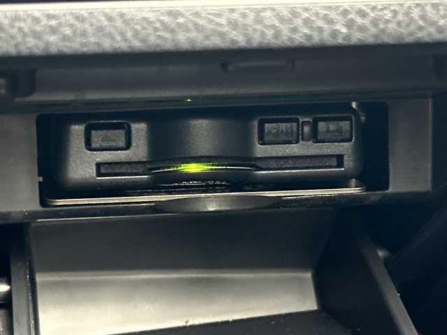 トヨタ カムリ WS 三重県 2023(令5)年 2.4万km アティチュードブラックマイカ /禁煙車//純正9インチディスプレイオーディ//バックカメラ//トヨタセーフティセンス　//衝突軽減ブレーキ　//レーンキープアシスト//リアクロストラフィックアラート//レーダークルーズコントロール　//ブラインドスポットモニター//オートハイビーム　//前後クリアランスソナー　//前席パワーシート　　//前席シートヒーター//ハーフレザーシート //社外前後ドライブレコーダー//サイドカーテンエアバッグ