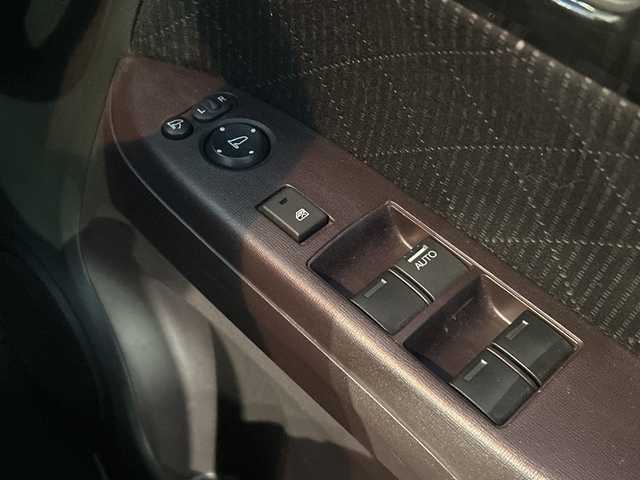 ホンダ Ｎ ＯＮＥ プレミアム 茨城県 2013(平25)年 6.1万km クリスタルブラックパール 純正オーディオ/(CD・USB・ラジオ再生)/オートライト/LEDヘッドライト/HONDA製15inアルミホイール/純正AW付サマータイヤ車載/スマートキー/取扱説明書/保証書