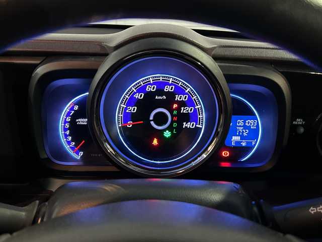 ホンダ Ｎ ＯＮＥ プレミアム 茨城県 2013(平25)年 6.1万km クリスタルブラックパール 純正オーディオ/(CD・USB・ラジオ再生)/オートライト/LEDヘッドライト/HONDA製15inアルミホイール/純正AW付サマータイヤ車載/スマートキー/取扱説明書/保証書