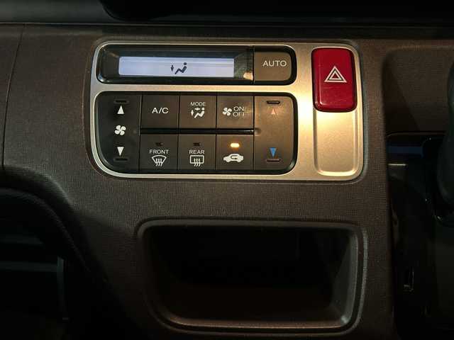 ホンダ Ｎ ＯＮＥ プレミアム 茨城県 2013(平25)年 6.1万km クリスタルブラックパール 純正オーディオ/(CD・USB・ラジオ再生)/オートライト/LEDヘッドライト/HONDA製15inアルミホイール/純正AW付サマータイヤ車載/スマートキー/取扱説明書/保証書