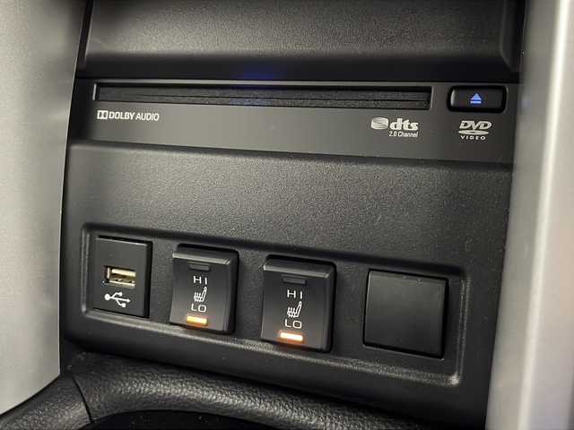 トヨタ カローラ クロス ハイブリッド Z 愛知県 2022(令4)年 6万km プラチナホワイトパールマイカ 純正9型ディスプレイオーディオ/AM/FM/CD/DVD/USB/BT/Miracast/フルセグ/Apple Car Play/Android Auto/スマートキー＆プッシュスタート/バックカメラ/モデリスタエアロ（フロント、リヤ、サイド）/ＤＶＤデッキ/ビルトインＥＴＣ2.0/パワーシート/電動格納ウィンカーミラー/ハーフレザーシート/シートヒーター(D/N席)/革巻きステアリング/ドライブレコーダー/Toyota Safety Sense/LTA/PCS/PKSB/RSA/LEDオートヘッドライト/LEDフォグライト/18インチ純正アルミホイール