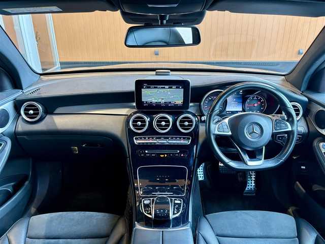 メルセデス・ベンツ ＧＬＣ２５０ 4マチック スポーツ 宮城県 2017(平29)年 9万km オブシディアンブラック レーダーセーフティパッケージ/ヘッドアップディスプレイ/COMANDシステムHDDナビ/360°カメラ/フルセグTV/ハーフレザーシート/シートヒーター/メモリ機能付きパワーシート/キーレスゴー/パワーバックドア/ステアリングスイッチ/パドルシフト/ETC車載器/純正19インチAW/サイドステップ/LEDヘッドライト/パナメリカーナグリル