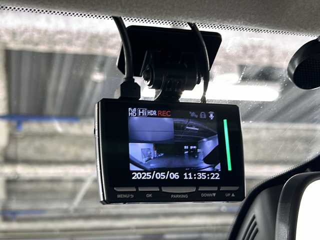 日産 セレナ ハイウェイスター Vセレクション 沖縄県 2018(平30)年 6.6万km ダイヤモンドブラック 禁煙車　/純正ナビ　（MM318D-W)/（フルセグＴＶ　Ｂｌｕｅｔｏｏｔｈ接続　ＣＤ　ＤＶＤ再生）/全方位カメラ　/パーキングアシスト　/両側パワースライド　/前後ドライブレコーダー/ビルトインＥＴＣ　/クルーズコントロール　/コーナーセンサー/後席エアコン/ウォークスルー/LＥＤヘッドライト/オートライト/フォグライト/純正フロアマット