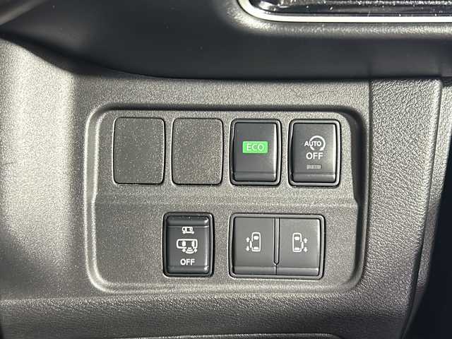 日産 セレナ ハイウェイスター Vセレクション 沖縄県 2018(平30)年 6.6万km ダイヤモンドブラック 禁煙車　/純正ナビ　（MM318D-W)/（フルセグＴＶ　Ｂｌｕｅｔｏｏｔｈ接続　ＣＤ　ＤＶＤ再生）/全方位カメラ　/パーキングアシスト　/両側パワースライド　/前後ドライブレコーダー/ビルトインＥＴＣ　/クルーズコントロール　/コーナーセンサー/後席エアコン/ウォークスルー/LＥＤヘッドライト/オートライト/フォグライト/純正フロアマット