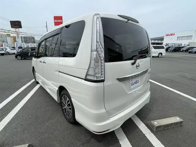 日産 セレナ HWS S HV Vセレ +Sefty 熊本県 2015(平27)年 7.9万km ブリリアントホワイトパール (株)IDOMが運営する【じしゃロン熊本店】の自社ローン専用車両になります。こちらは現金またはオートローンご利用時の価格です。自社ローンご希望の方は別途その旨お申付け下さい　/純正ナビ/純正フリップダウンモニター/バックカメラ/フルセグテレビ/DVD/CD/Bluetooth接続/ビルトインETC/両側パワースライドドア/クルーズコントロール/コーナーセンサー/LEDヘッドライト/オートライト/スマートキー/純正アルミホイール