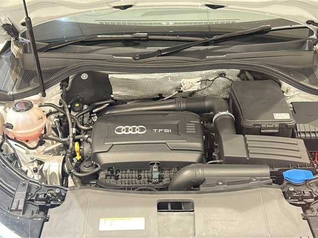 アウディ Ｑ３ 2．0 TFSI クワトロ 180PS 新潟県 2018(平30)年 1.9万km グレイシアホワイトメタリック パノラマサンルーフ/BOSEサラウンドサウンドシステム/コンビニエンスパッケージ/-アドバンストキーシステム/-アウディパーキングシステムリヤビューカメラ/LEDパッケージ/-LEDヘッドライト/-ヘッドライトウォッシャー/-LEDリヤダイナミックターンインディケーター/アシスタンスパッケージ/-クルーズコントロール/-アウディアクティブレーンアシスト/-ハイビームアシスト/MMIナビゲーション/-SSDナビゲーション/-CD/DVD/ミュージックサーバー/ラジオ/Bluetooth/フルセグ/純正ドライブレコーダー/GPSレーダー/レザーシート/フロントパワーシート/フロントシートヒーター/ETC/ドアバイザー/純正フロアマット（＋ゴムマット積込）