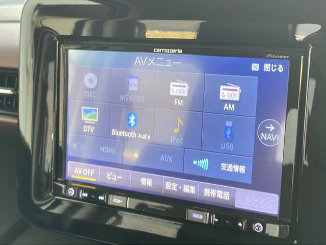 スズキ スペーシア カスタム HYBRID XS ターボ 山口県 2024(令6)年 0.5万km ピュアホワイトP 社外8インチナビ【AVIC-RL99】/・フルセグテレビ/・Bluetooth/・CD／DVD/両側パワースライドドア/ETC/ワンオーナー/レーダークルーズコントロール/シートヒーター【D＋N席】/USB充電口/タイプC充電口/ステアリングスイッチ/ステアリングホールド/ステアリングヒーター/パドルシフト/フルフラットシート/オットマン/助手席シートアンダーボックス/スズキセーフティサポート/・デュアルセンサーブレーキサポートII/・誤発信抑制機能/・後方誤発信抑制機能/・低速時ブレーキサポート（前進・後退）/・パーキングセンサー（フロント・リア）/・車線逸脱警報機能/・車線逸脱抑制機能/・ふらつき警報機能/・発進お知らせ機能/・標識認識機能/・ヘッドアップディスプレイ/・車線維持支援機能