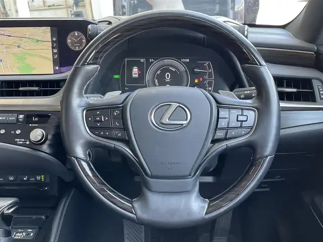 レクサス ＥＳ 300h 東京都 2021(令3)年 2.5万km ソニッククォーツ ムーンルーフ/純正ナビ/バックモニター/プリクラッシュセーフティ/レーントレーシング/ブラインドスポット/レーダークルーズコントロール/ベンチレーション/ＥＴＣ/パワーシート/ドライブレコーダー