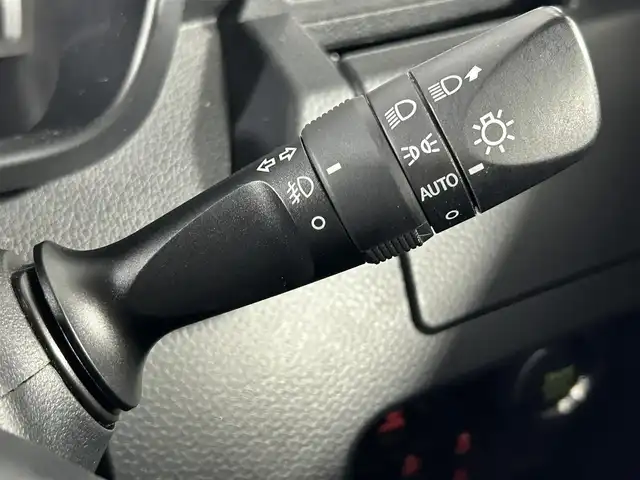 トヨタ ルーミー カスタムG－T 佐賀県 2018(平30)年 8.6万km レーザーブルークリスタルシャイン ワンオーナー/衝突軽減ブレーキ/純正9インチナビ/CD/DVD/フルセグTV/Bluetooth/全方位カメラ/ビルトインETC/クルーズコントロール/前方ドライブレコーダー/コーナーセンサー /純正フロアマット/純正15インチアルミホイール/LEDライト/フォグライト /オートライト/オートマチックハイビーム/スマートキー/スペアキー/電動格納ミラー/横滑り防止装置