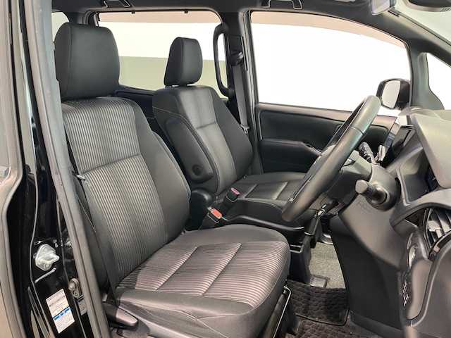 トヨタ ノア Si 宮城県 2018(平30)年 3.4万km ブラック アルパインSDナビ/・Bluetooth、CD/DVD、フルセグTV/バックカメラ/両側パワースライド/ステアリングスイッチ/クルーズコントロール/アルパインフリップダウンモニター/純正ETC/純正フロアマット/純正アルミホイール/ECOモード/レーンキープアシスト/プッシュスタート/スマートキー/アイドリングストップ/ドアバイザー/オートライト/オートマチックハイビーム