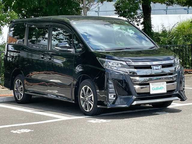 トヨタ ノア Si 宮城県 2018(平30)年 3.4万km ブラック アルパインSDナビ/・Bluetooth、CD/DVD、フルセグTV/バックカメラ/両側パワースライド/ステアリングスイッチ/クルーズコントロール/アルパインフリップダウンモニター/純正ETC/純正フロアマット/純正アルミホイール/ECOモード/レーンキープアシスト/プッシュスタート/スマートキー/アイドリングストップ/ドアバイザー/オートライト/オートマチックハイビーム