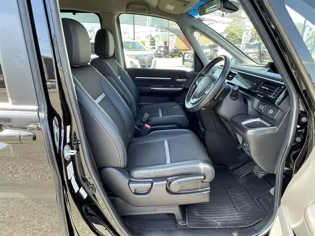 ホンダ ステップワゴン スパーダ クルスピセンシング 道央・札幌 2020(令2)年 7.4万km プレミアムスパークルブラックパール ４WD/ワンオーナー/純正メーカー/CD/DVD/BT/フルセグ/純正フリップダウンモニター/ホンダセンシング/衝突被害軽減ブレーキ/横滑り防止装置/アダプティブクルーズコントロール/レーンキープアシスト/バックカメラ/ビルトインETC2.0/アイドリングストップ/ECONモード/ワイパーデアイサー/両側パワースライドドア/前席シートヒーター/ハーフレザーシート/革巻きステアリング/ステアリングリモコン/パドルシフト/プッシュスタート/スマートキー/LEDヘッドライト/オートライト/フォグランプ/電動格納ミラー/ヒーテッドドアミラー/ウィンカーミラー/純正フロアマット/ドアバイザー