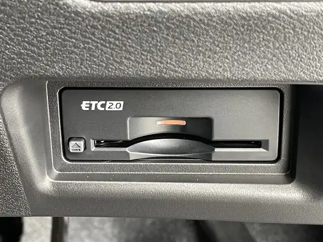 日産 セレナ e－パワー ハイウェイスター V 東京都 2025(令7)年 0.1千km 白Ⅱ e-POWER　ハイウエイスターV　ヘッドランプ オートレベライザー+アダプティブLEDヘッドライトシステム+インテリジェント アラウンドビューモニター（移動物 検知機能付）+インテリジェント ルームミラー+アドバンスドドライブアシストディスプレイ（12.3インチカラーディスプレイ）+統合型インターフェースディスプレイ+ワイヤレス充電器+6スピーカー+NissanConnectナビゲーションシステム（地デジ内蔵）+車載通信ユニット（TCU［Telematics Control Unit］）+ETC2.0ユニット（ビルトインタイプ）+ドライブレコーダー（前後セット）+プロパイロット（ナビリンク機能付）+プロパイロット緊急停止支援システム（SOSコール機能付）+SOSコール（488/400円）