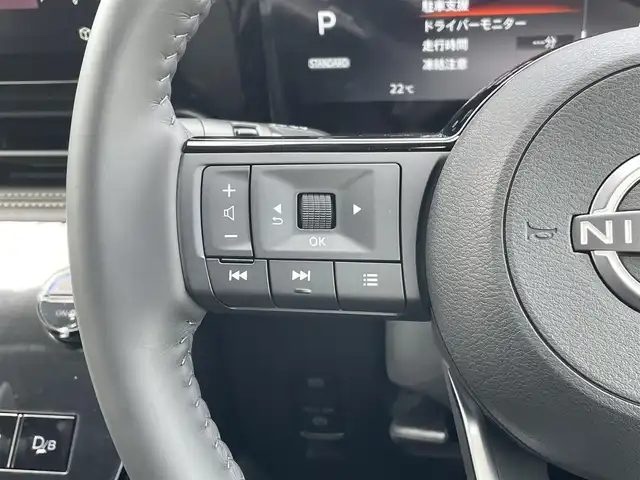 日産 セレナ e－パワー ハイウェイスター V 東京都 2025(令7)年 0.1千km 白Ⅱ e-POWER　ハイウエイスターV　ヘッドランプ オートレベライザー+アダプティブLEDヘッドライトシステム+インテリジェント アラウンドビューモニター（移動物 検知機能付）+インテリジェント ルームミラー+アドバンスドドライブアシストディスプレイ（12.3インチカラーディスプレイ）+統合型インターフェースディスプレイ+ワイヤレス充電器+6スピーカー+NissanConnectナビゲーションシステム（地デジ内蔵）+車載通信ユニット（TCU［Telematics Control Unit］）+ETC2.0ユニット（ビルトインタイプ）+ドライブレコーダー（前後セット）+プロパイロット（ナビリンク機能付）+プロパイロット緊急停止支援システム（SOSコール機能付）+SOSコール（488/400円）