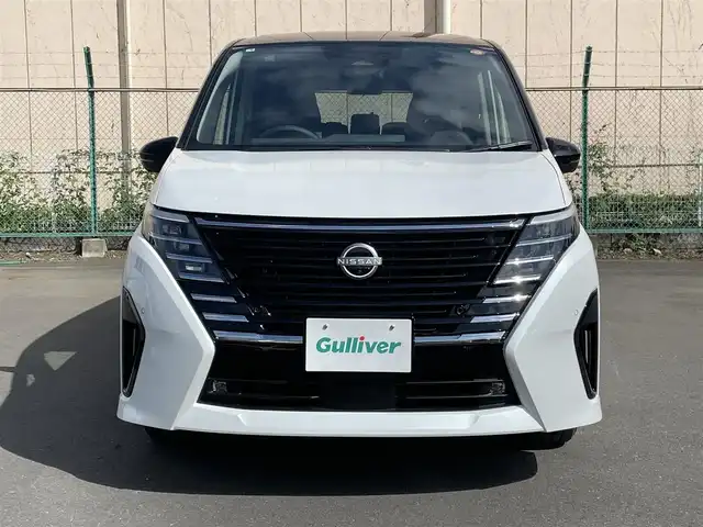 日産 セレナ e－パワー ハイウェイスター V 東京都 2025(令7)年 0.1千km 白Ⅱ e-POWER　ハイウエイスターV　ヘッドランプ オートレベライザー+アダプティブLEDヘッドライトシステム+インテリジェント アラウンドビューモニター（移動物 検知機能付）+インテリジェント ルームミラー+アドバンスドドライブアシストディスプレイ（12.3インチカラーディスプレイ）+統合型インターフェースディスプレイ+ワイヤレス充電器+6スピーカー+NissanConnectナビゲーションシステム（地デジ内蔵）+車載通信ユニット（TCU［Telematics Control Unit］）+ETC2.0ユニット（ビルトインタイプ）+ドライブレコーダー（前後セット）+プロパイロット（ナビリンク機能付）+プロパイロット緊急停止支援システム（SOSコール機能付）+SOSコール（488/400円）
