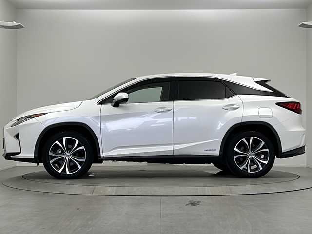 レクサス ＲＸ 450h バージョンL 大阪府 2017(平29)年 1.5万km ソニッククォーツ メーカー純正ナビ/（AM/FM/DISC/SDREC/SD/USB/Bluetooth/AUX/フルセグTV・テレビキャンセラー有/REAR）/ワンオーナー/後席モニター/シートヒーター/ベンチレーション/ハンドルヒーター/電動リアゲート/レクサスセーフティシステム/・プリクラッシュセーフティ/・レーンキーピングアシスト/・レーダークルーズコントロール/・オートマチックハイビーム/全周囲カメラ/オートホールド/ヘッドアップディスプレイ/ロールサンシェード/ETC/純正フロアマット/純正ドアバイザー/スペアキー×１/カードキー×１