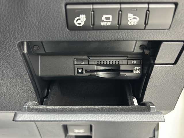 レクサス ＲＸ 450h バージョンL 大阪府 2017(平29)年 1.5万km ソニッククォーツ メーカー純正ナビ/（AM/FM/DISC/SDREC/SD/USB/Bluetooth/AUX/フルセグTV・テレビキャンセラー有/REAR）/ワンオーナー/後席モニター/シートヒーター/ベンチレーション/ハンドルヒーター/電動リアゲート/レクサスセーフティシステム/・プリクラッシュセーフティ/・レーンキーピングアシスト/・レーダークルーズコントロール/・オートマチックハイビーム/全周囲カメラ/オートホールド/ヘッドアップディスプレイ/ロールサンシェード/ETC/純正フロアマット/純正ドアバイザー/スペアキー×１/カードキー×１