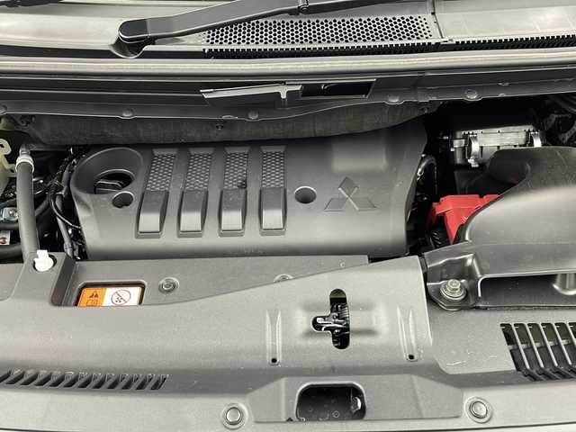 三菱 デリカＤ：５ シャモニー 栃木県 2025(令7)年 0.1千km シルバーⅡ 登録済み未使用車/12.8インチフリップダウンモニター/純正11インチメモリーナビ/ （BT/フルセグTV//CD/DVD/USB/HDMI/FM/AM)/全周囲カメラ/eーAssist/・前方衝突予測警報/・衝突被害軽減ブレーキシステム/・踏み間違い衝突防止アシスト/・車線逸脱警報システム/・車線逸脱防止支援機能/・オートマチックハイビーム/・先行者発進通知/・ふらつき警報/・標識認知/高速道路 同一車線運転支援機能 マイパイロット/レーダークルーズコントロール/ブラインドスポットモニター/両側電動スライドドア/ターボ/４WD/電動リアゲート/パワーシート(D席)/シートヒータ(D/N席)/ステアリングヒーター/パドルシフト/LEDヘッドライト/LEDフォグランプ/AC100V電源/18インチ純正アルミホイール/アイドリングストップ/プッシュスタート/カーテンエアバッグ/スマートキー×2本/保証書、取扱説明書