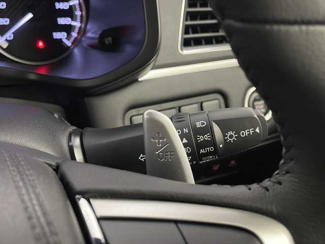 三菱 デリカＤ：５ シャモニー 栃木県 2025(令7)年 0.1千km シルバーⅡ 登録済み未使用車/12.8インチフリップダウンモニター/純正11インチメモリーナビ/ （BT/フルセグTV//CD/DVD/USB/HDMI/FM/AM)/全周囲カメラ/eーAssist/・前方衝突予測警報/・衝突被害軽減ブレーキシステム/・踏み間違い衝突防止アシスト/・車線逸脱警報システム/・車線逸脱防止支援機能/・オートマチックハイビーム/・先行者発進通知/・ふらつき警報/・標識認知/高速道路 同一車線運転支援機能 マイパイロット/レーダークルーズコントロール/ブラインドスポットモニター/両側電動スライドドア/ターボ/４WD/電動リアゲート/パワーシート(D席)/シートヒータ(D/N席)/ステアリングヒーター/パドルシフト/LEDヘッドライト/LEDフォグランプ/AC100V電源/18インチ純正アルミホイール/アイドリングストップ/プッシュスタート/カーテンエアバッグ/スマートキー×2本/保証書、取扱説明書