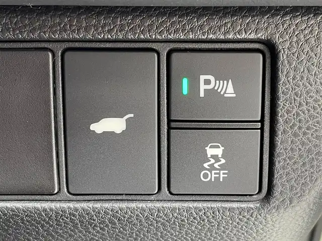 ホンダ ヴェゼル ハイブリッド e:HEV Z 大阪府 2025(令7)年 0.1千km プラチナホワイトパール ホンダセンシング/　・衝突軽減ブレーキ　CMBS/　・先行車発進お知らせ機能/　・アダプティブクルーズコントロール　ACC/　・車線維持支援システム　LKAS/　・トラフィックジャムアシスト/　・ブラインドスポットフォーメーション/　・誤発進抑制機能/　・後方お発進抑制機能/　・パーキングセンサーシステム/　・オートハイビーム/純正ディーラーOPナビ/　Bluetooth/フルセグ/FM/バックカメラ/パワーバックドア/LEDオートライト/フォグランプ/ハーフレザーシート/シートヒーター/ワイヤレス充電器/スマートキー/ビルトインETC/ステアリングスイッチ