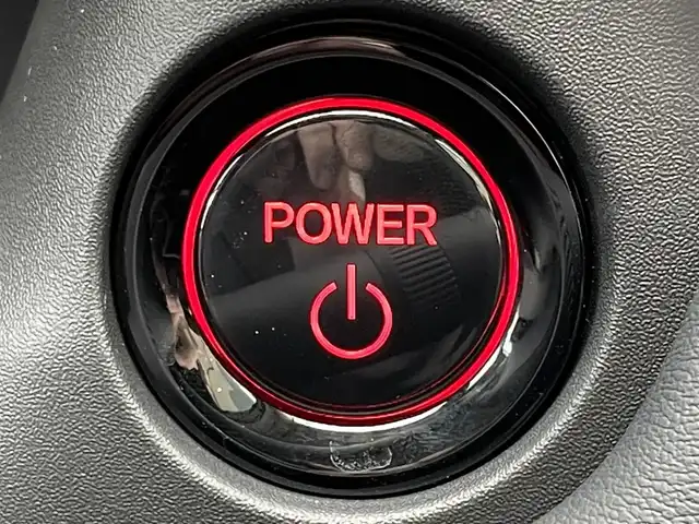 ホンダ ヴェゼル ハイブリッド e:HEV Z 大阪府 2025(令7)年 0.1千km プラチナホワイトパール ホンダセンシング/　・衝突軽減ブレーキ　CMBS/　・先行車発進お知らせ機能/　・アダプティブクルーズコントロール　ACC/　・車線維持支援システム　LKAS/　・トラフィックジャムアシスト/　・ブラインドスポットフォーメーション/　・誤発進抑制機能/　・後方お発進抑制機能/　・パーキングセンサーシステム/　・オートハイビーム/純正ディーラーOPナビ/　Bluetooth/フルセグ/FM/バックカメラ/パワーバックドア/LEDオートライト/フォグランプ/ハーフレザーシート/シートヒーター/ワイヤレス充電器/スマートキー/ビルトインETC/ステアリングスイッチ