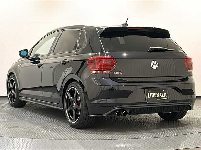 フォルクスワーゲン ポロＧＴＩ 新潟県 2020(令2)年 4.8万km ディープブラックパールエフェクト 社外ダウンサス/TWS鍛造アルミホイール17インチ/オプション/テクノロジーパッケージ/-Active Info Display/-ワイヤレスチャージング/DiscoverProパッケージ/-純正ナビ/(CD/DVD/Bluetooth/USB/CarPlay)/-ETC2.0/セーフティパッケージ/-レーンキープアシスト/-パークアシスト/-ブラインドスポットアシスト/-パークディスタンスコントロール/-リヤトラフィックアラート/主要装備/オールインセーフティ/-アダプティブクルーズコントロール/-リヤビューカメラ/-プリクラッシュブレーキシステム/ドライブレコーダー/レーダー探知機/パドルシフト/キーレスエントリー/LEDヘッドライト
