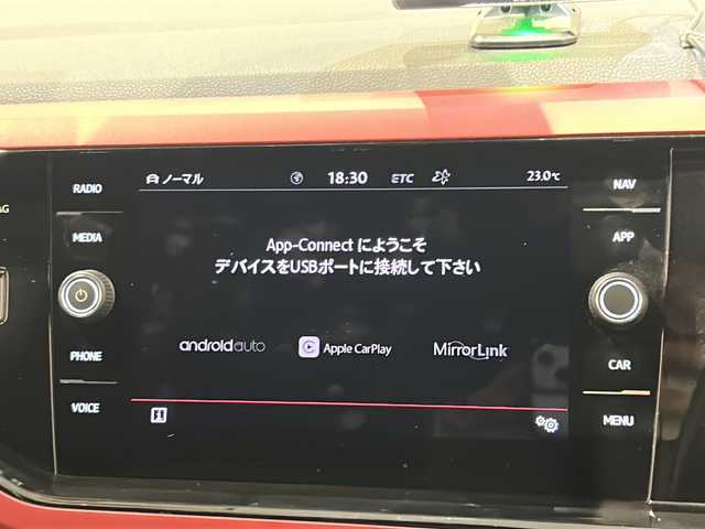 フォルクスワーゲン ポロＧＴＩ 新潟県 2020(令2)年 4.8万km ディープブラックパールエフェクト 社外ダウンサス/TWS鍛造アルミホイール17インチ/オプション/テクノロジーパッケージ/-Active Info Display/-ワイヤレスチャージング/DiscoverProパッケージ/-純正ナビ/(CD/DVD/Bluetooth/USB/CarPlay)/-ETC2.0/セーフティパッケージ/-レーンキープアシスト/-パークアシスト/-ブラインドスポットアシスト/-パークディスタンスコントロール/-リヤトラフィックアラート/主要装備/オールインセーフティ/-アダプティブクルーズコントロール/-リヤビューカメラ/-プリクラッシュブレーキシステム/ドライブレコーダー/レーダー探知機/パドルシフト/キーレスエントリー/LEDヘッドライト