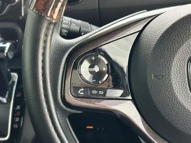 ホンダ Ｎ ＢＯＸ カスタム G L ホンダセンシング 島根県 2019(平31)年 1.9万km プラチナホワイトパール 登録時走行距離18866km/ワンオーナー/社外ナビ/Bluetooth・AM・FM・CD・DVD/フルセグTV/片側パワースライドドア/ホンダセンシング/レーダークルーズコントロール/レーンキープアシスト/横滑り防止装置/衝突被害軽減ブレーキ/コーナーセンサー/LEDヘッドライト/オートライト/純正AW14インチ/スマートキー/プッシュスタート/ドアバイザー/禁煙車/新品スタッドレスタイヤ有