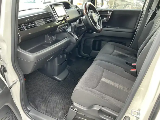 ホンダ Ｎ ＢＯＸ カスタム G L ホンダセンシング 島根県 2019(平31)年 1.9万km プラチナホワイトパール 登録時走行距離18866km/ワンオーナー/社外ナビ/Bluetooth・AM・FM・CD・DVD/フルセグTV/片側パワースライドドア/ホンダセンシング/レーダークルーズコントロール/レーンキープアシスト/横滑り防止装置/衝突被害軽減ブレーキ/コーナーセンサー/LEDヘッドライト/オートライト/純正AW14インチ/スマートキー/プッシュスタート/ドアバイザー/禁煙車/新品スタッドレスタイヤ有
