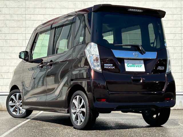 日産 デイズ ルークス ハイウェイスターターボ 富山県 2015(平27)年 6.3万km モカブラウンP 純正ナビ/フルセグTV/Bluetooth/CD/DVD/アラウンドビューモニター/両側電動スライドドア/エマージェンシーブレーキ/横滑り防止/インテリジェントキー/オートライト/キセノンヘッドライト/ステアリングスイッチ/オートエアコン/ウィンカーミラー/アイドリングストップ