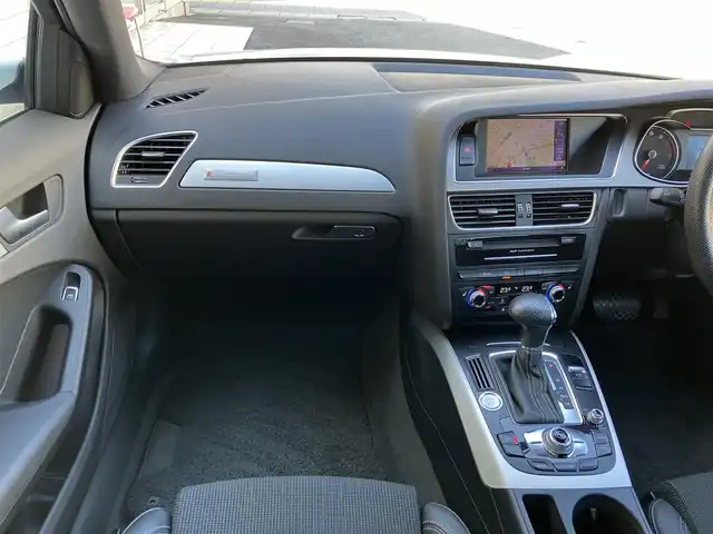 アウディ Ａ４ アバント 2．0 TFSI 三重県 2014(平26)年 5.5万km 白 純正ナビ/　・フルセグ/　・Ｂｌｕｅｔｏｏｔｈ/　・ＤＶＤ/ＨＩＤヘッドライト/フォグライト/リアフォグライト/ハーフレザーシート/Ｄ／Ｎ席シートヒーター/パワーシート/パワーバックドア/スマートキー/プッシュスタート/パドルシフト/コーナーセンサー/ルーフレール/オートリトラクタブルミラー/ターンミラー/スモークフィルム/前後ドラレコ　/ＥＴＣ