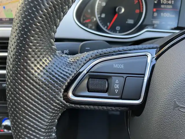 アウディ Ａ４ アバント 2．0 TFSI 三重県 2014(平26)年 5.5万km 白 純正ナビ/　・フルセグ/　・Ｂｌｕｅｔｏｏｔｈ/　・ＤＶＤ/ＨＩＤヘッドライト/フォグライト/リアフォグライト/ハーフレザーシート/Ｄ／Ｎ席シートヒーター/パワーシート/パワーバックドア/スマートキー/プッシュスタート/パドルシフト/コーナーセンサー/ルーフレール/オートリトラクタブルミラー/ターンミラー/スモークフィルム/前後ドラレコ　/ＥＴＣ