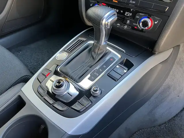 アウディ Ａ４ アバント 2．0 TFSI 三重県 2014(平26)年 5.5万km 白 純正ナビ/　・フルセグ/　・Ｂｌｕｅｔｏｏｔｈ/　・ＤＶＤ/ＨＩＤヘッドライト/フォグライト/リアフォグライト/ハーフレザーシート/Ｄ／Ｎ席シートヒーター/パワーシート/パワーバックドア/スマートキー/プッシュスタート/パドルシフト/コーナーセンサー/ルーフレール/オートリトラクタブルミラー/ターンミラー/スモークフィルム/前後ドラレコ　/ＥＴＣ