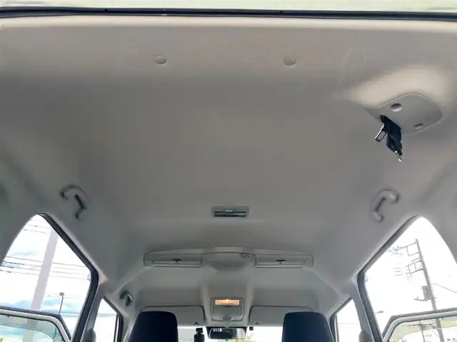 スズキ ソリオ バンディット HV MV 静岡県 2022(令4)年 3.4万km ピュアホワイトP SDナビ(CD/DVD/BT/フルセグ)/バックカメラ/レーダークルーズコントロール/ドライブレコーダー前後/ETC/エンジンスタートボタン/パワーウィンドウ/パワーステアリング/アイドリングストップ/スマートキー/オートエアコン/USB入力端子/ウォークスルー/純正フロアマット/布シート/D席N席シートヒーター/左側パワースライドドア/右側スライドドア/純正アルミホイール/ABS/横滑り防止装置/コーナーセンサー/レーンキープアシスト/盗難防止装置/オートライト/オートマチックハイビーム/LEDヘッドライト/W+サイドエアバック/衝突軽減システム/ヘッドアップディスプレイ