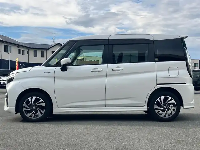 スズキ ソリオ バンディット HV MV 静岡県 2022(令4)年 3.4万km ピュアホワイトP SDナビ(CD/DVD/BT/フルセグ)/バックカメラ/レーダークルーズコントロール/ドライブレコーダー前後/ETC/エンジンスタートボタン/パワーウィンドウ/パワーステアリング/アイドリングストップ/スマートキー/オートエアコン/USB入力端子/ウォークスルー/純正フロアマット/布シート/D席N席シートヒーター/左側パワースライドドア/右側スライドドア/純正アルミホイール/ABS/横滑り防止装置/コーナーセンサー/レーンキープアシスト/盗難防止装置/オートライト/オートマチックハイビーム/LEDヘッドライト/W+サイドエアバック/衝突軽減システム/ヘッドアップディスプレイ