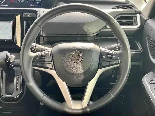 スズキ ソリオ バンディット HV MV 静岡県 2022(令4)年 3.4万km ピュアホワイトP SDナビ(CD/DVD/BT/フルセグ)/バックカメラ/レーダークルーズコントロール/ドライブレコーダー前後/ETC/エンジンスタートボタン/パワーウィンドウ/パワーステアリング/アイドリングストップ/スマートキー/オートエアコン/USB入力端子/ウォークスルー/純正フロアマット/布シート/D席N席シートヒーター/左側パワースライドドア/右側スライドドア/純正アルミホイール/ABS/横滑り防止装置/コーナーセンサー/レーンキープアシスト/盗難防止装置/オートライト/オートマチックハイビーム/LEDヘッドライト/W+サイドエアバック/衝突軽減システム/ヘッドアップディスプレイ