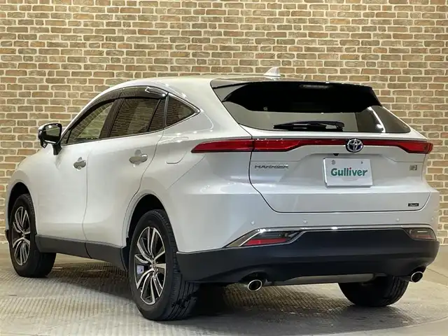 トヨタ ハリアー ハイブリッド G 岩手県 2020(令2)年 6.6万km ホワイトパールクリスタルシャイン ワンオーナー/４WD/JBLプレミアムサウンドシステム/MTモード付AT/パワーバックドア/プリクラッシュセーフティ/レーンアシスト/コーナーセンサー/標識認識機能/先行車発進告知機能/後退速度抑制機能/クルーズコントロール/バックカメラ/オートライト/オートハイビーム/横滑り防止装置/アイドリングストップ/インテリジェントルームミラー/ETC2.0/オールオートパワーウインドウ