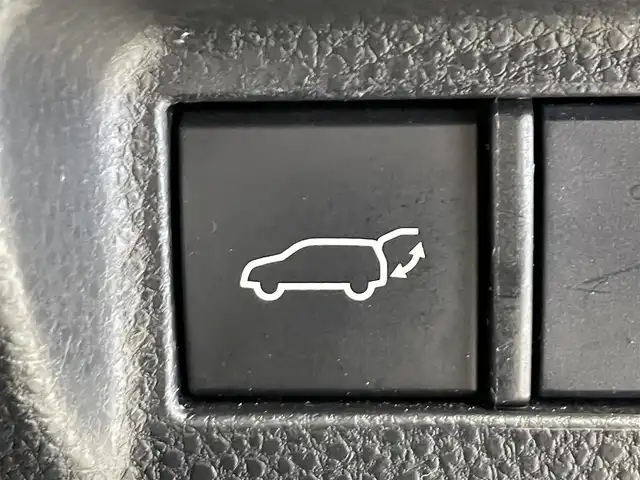 トヨタ ハリアー ハイブリッド G 岩手県 2020(令2)年 6.6万km ホワイトパールクリスタルシャイン ワンオーナー/４WD/JBLプレミアムサウンドシステム/MTモード付AT/パワーバックドア/プリクラッシュセーフティ/レーンアシスト/コーナーセンサー/標識認識機能/先行車発進告知機能/後退速度抑制機能/クルーズコントロール/バックカメラ/オートライト/オートハイビーム/横滑り防止装置/アイドリングストップ/インテリジェントルームミラー/ETC2.0/オールオートパワーウインドウ