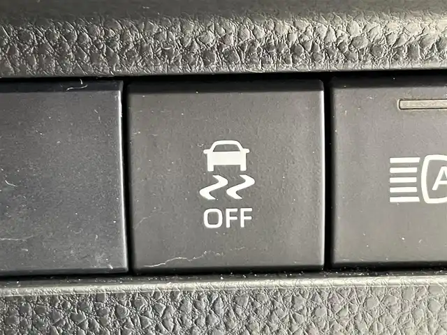 トヨタ ハリアー ハイブリッド G 岩手県 2020(令2)年 6.6万km ホワイトパールクリスタルシャイン ワンオーナー/４WD/JBLプレミアムサウンドシステム/MTモード付AT/パワーバックドア/プリクラッシュセーフティ/レーンアシスト/コーナーセンサー/標識認識機能/先行車発進告知機能/後退速度抑制機能/クルーズコントロール/バックカメラ/オートライト/オートハイビーム/横滑り防止装置/アイドリングストップ/インテリジェントルームミラー/ETC2.0/オールオートパワーウインドウ