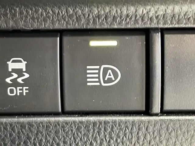 トヨタ ハリアー ハイブリッド G 岩手県 2020(令2)年 6.6万km ホワイトパールクリスタルシャイン ワンオーナー/４WD/JBLプレミアムサウンドシステム/MTモード付AT/パワーバックドア/プリクラッシュセーフティ/レーンアシスト/コーナーセンサー/標識認識機能/先行車発進告知機能/後退速度抑制機能/クルーズコントロール/バックカメラ/オートライト/オートハイビーム/横滑り防止装置/アイドリングストップ/インテリジェントルームミラー/ETC2.0/オールオートパワーウインドウ