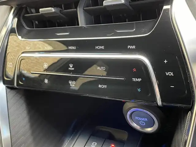 トヨタ ハリアー ハイブリッド G 岩手県 2020(令2)年 6.6万km ホワイトパールクリスタルシャイン ワンオーナー/４WD/JBLプレミアムサウンドシステム/MTモード付AT/パワーバックドア/プリクラッシュセーフティ/レーンアシスト/コーナーセンサー/標識認識機能/先行車発進告知機能/後退速度抑制機能/クルーズコントロール/バックカメラ/オートライト/オートハイビーム/横滑り防止装置/アイドリングストップ/インテリジェントルームミラー/ETC2.0/オールオートパワーウインドウ