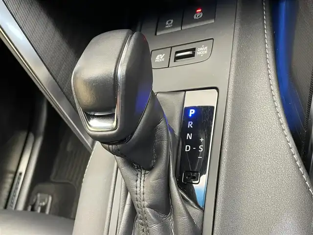 トヨタ ハリアー ハイブリッド G 岩手県 2020(令2)年 6.6万km ホワイトパールクリスタルシャイン ワンオーナー/４WD/JBLプレミアムサウンドシステム/MTモード付AT/パワーバックドア/プリクラッシュセーフティ/レーンアシスト/コーナーセンサー/標識認識機能/先行車発進告知機能/後退速度抑制機能/クルーズコントロール/バックカメラ/オートライト/オートハイビーム/横滑り防止装置/アイドリングストップ/インテリジェントルームミラー/ETC2.0/オールオートパワーウインドウ