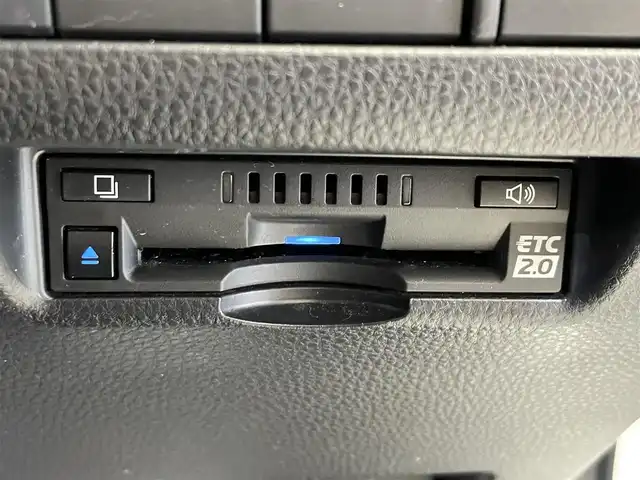 トヨタ ハリアー ハイブリッド G 岩手県 2020(令2)年 6.6万km ホワイトパールクリスタルシャイン ワンオーナー/４WD/JBLプレミアムサウンドシステム/MTモード付AT/パワーバックドア/プリクラッシュセーフティ/レーンアシスト/コーナーセンサー/標識認識機能/先行車発進告知機能/後退速度抑制機能/クルーズコントロール/バックカメラ/オートライト/オートハイビーム/横滑り防止装置/アイドリングストップ/インテリジェントルームミラー/ETC2.0/オールオートパワーウインドウ