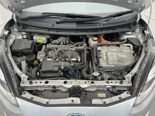 トヨタ アクア G 滋賀県 2017(平29)年 6.7万km シルバーM 純正ナビ/Bluetooth/CD/DVD/フルセグTV/バックカメラ/クルーズコントロール/ステアリングリモコン/前後ドライブレコーダー/オートハイビーム/ETC/オートライト/プッシュスタート/スマートキー